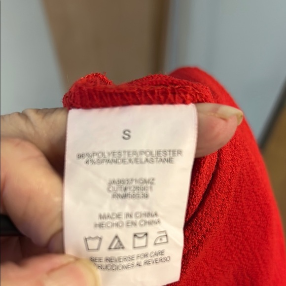 Elegant Red Button-Down Dress - Picture 5 of 5